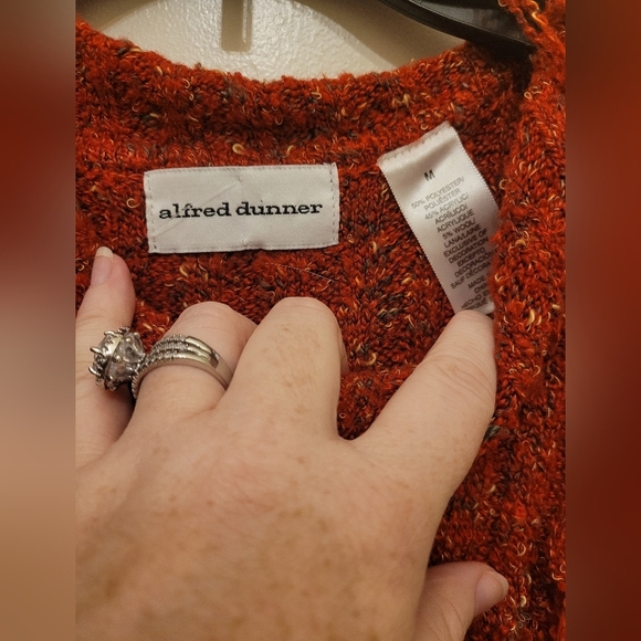 Alfred Dunner Red Speckled Fringe Collar Sweater Size Medium - Picture 8 of 9